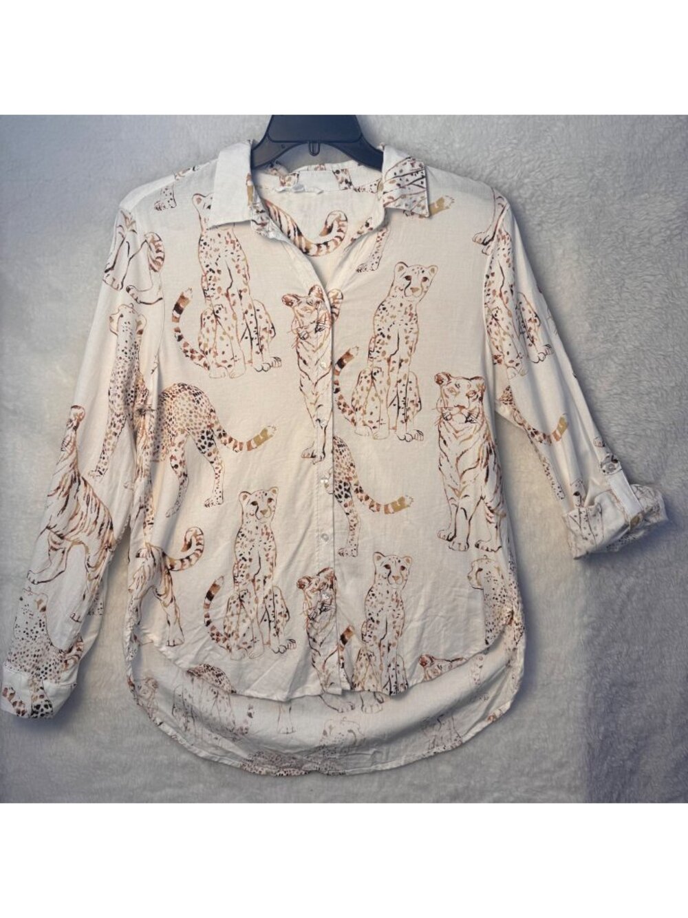 Jane + Delancey Large White & tan Cheetah Print linen blend Button up Shirt